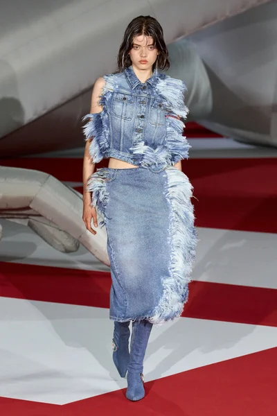Look 28